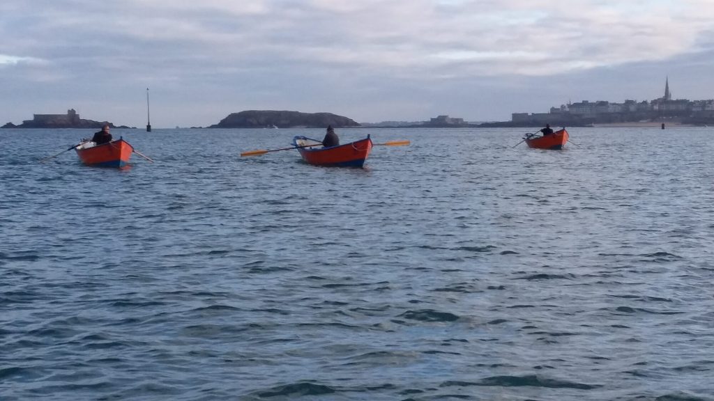 Doris de l'ADER devant les remparts de Saint-Malo